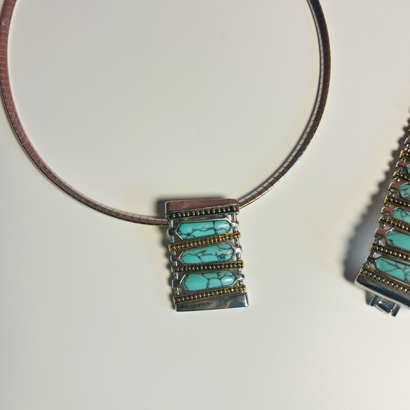 Lia Sophia Faux Turquoise and Gold Jewelry Set Vintage - Picture 3 of 9